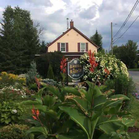 A Amour Et Amitie Magog Exterior foto